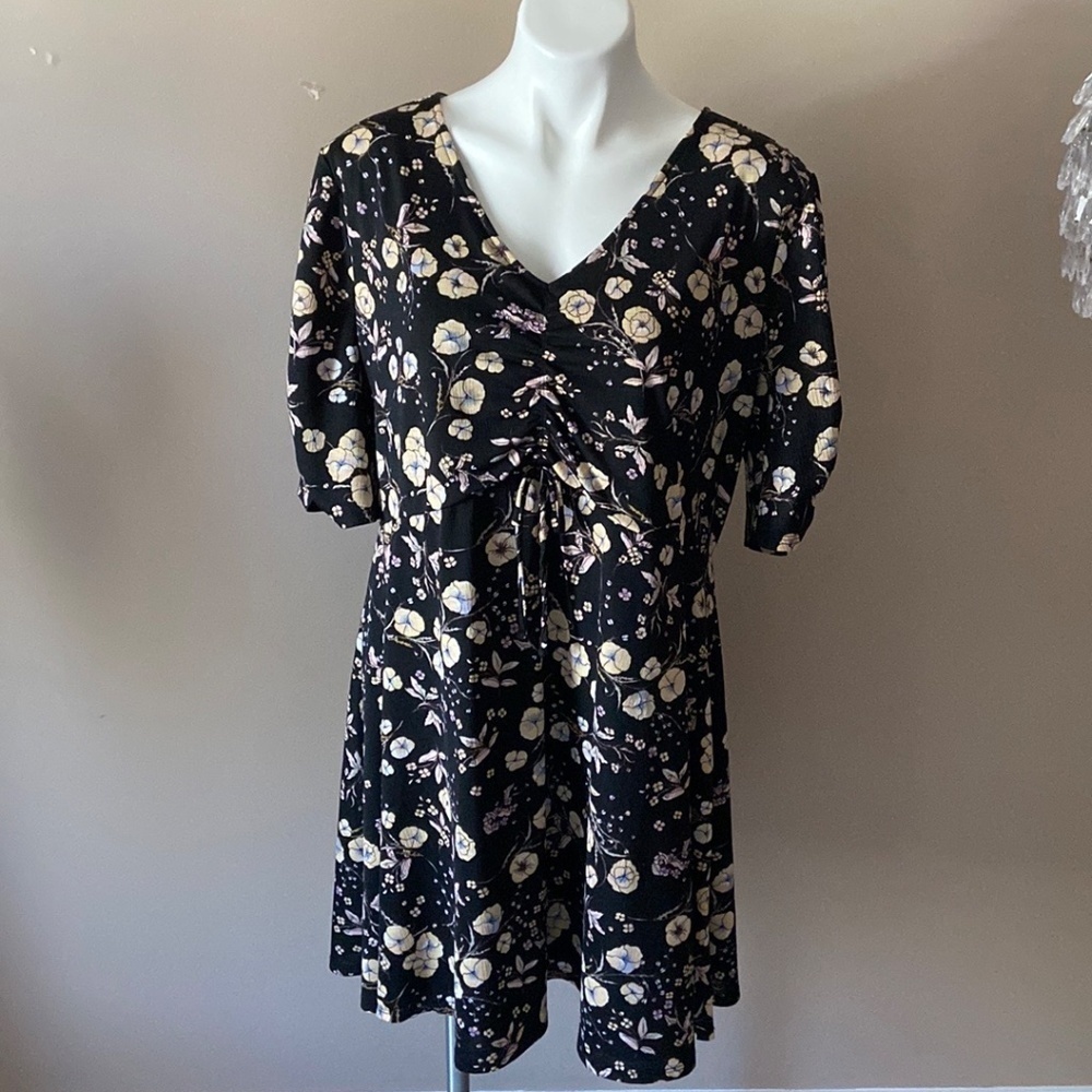 LC Lauren Conrad Ruched Fit & Flare Dress Floral Black Casual Travel Plus Size - Picture 4 of 6